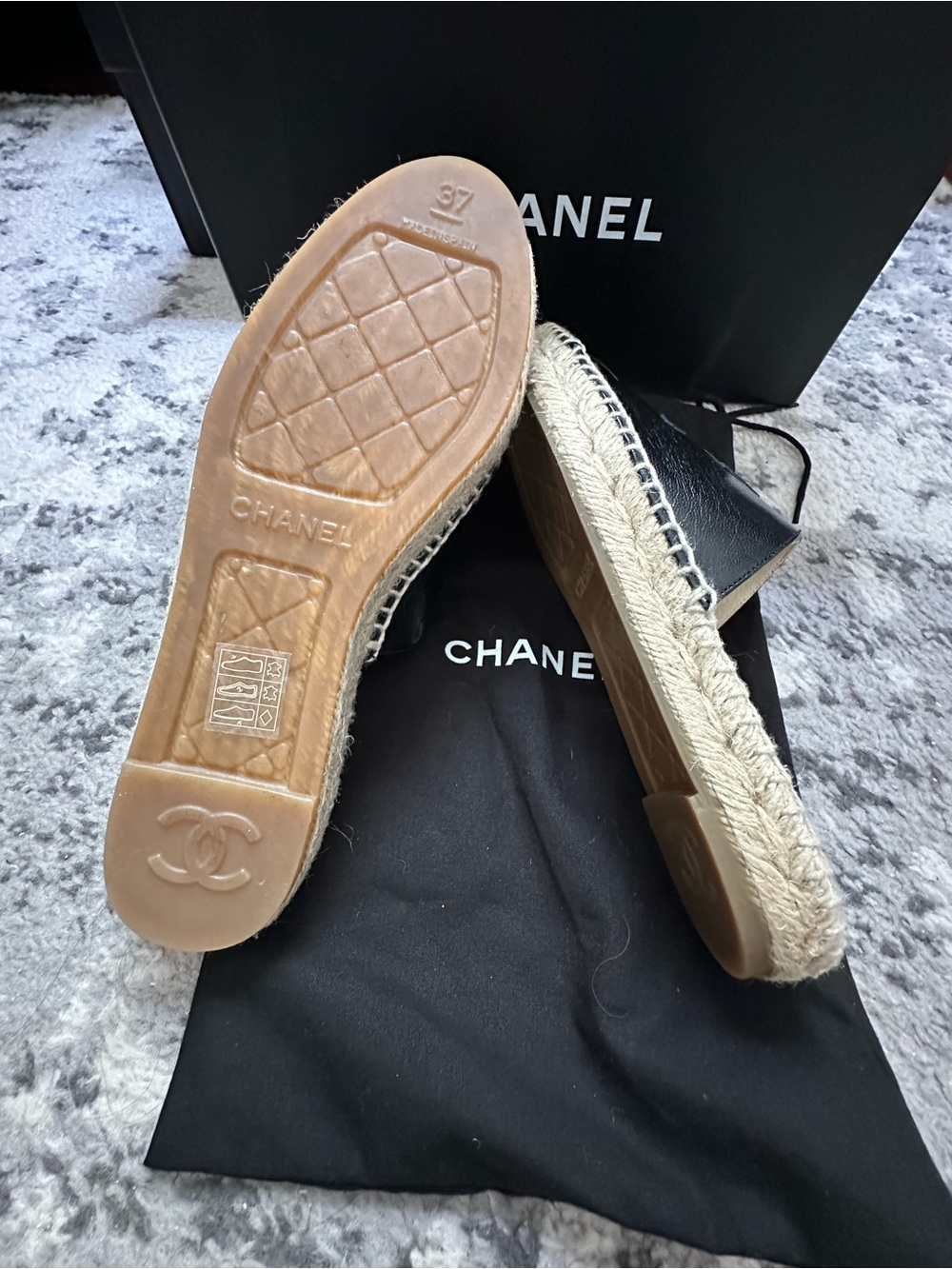 CHANEL Black Leather & Patent Espadrille Slide women’s 7 - Picture 7 of 8